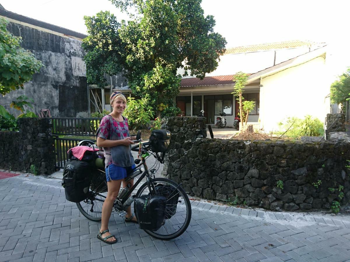 Srikaloka 12 Kostel - For Female And Couple Lägenhet Yogyakarta Exteriör bild
